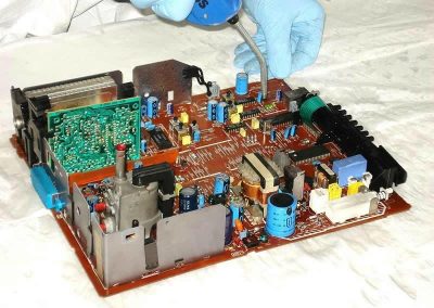 Décontamination des composantséléctronique